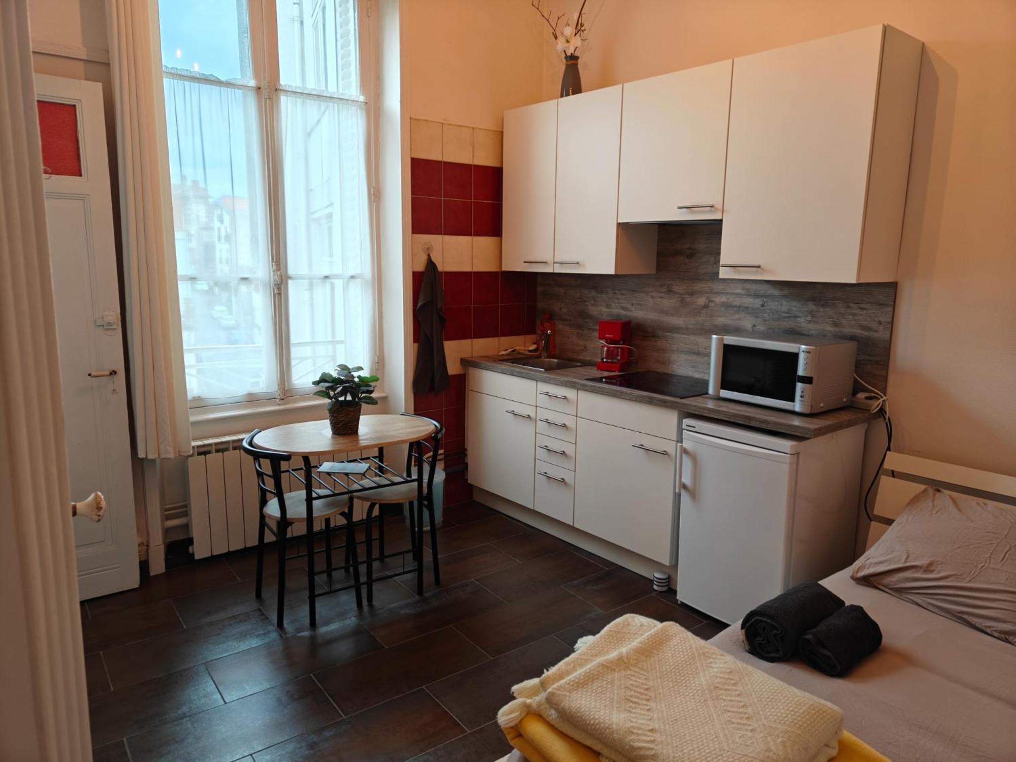 Studio Grand Hotel Chatel Guyon Exterior foto